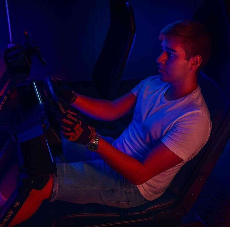 Luca Vinci Simracing The Ultimate Guide book